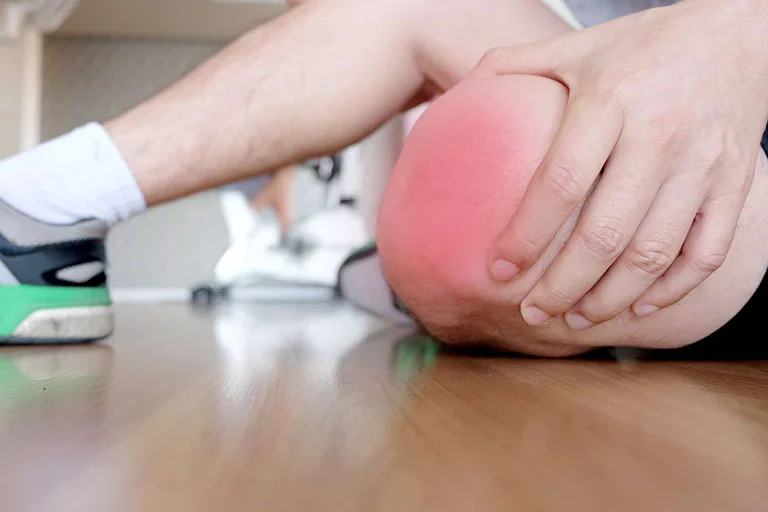 Diclofenac điều trị đau sau chấn thương và phẫu thuật 3 Chăm sóc chấn thương đúng cách sẽ giúp làm giảm sự khó chịu, đau đớn, giảm thiểu sưng đau